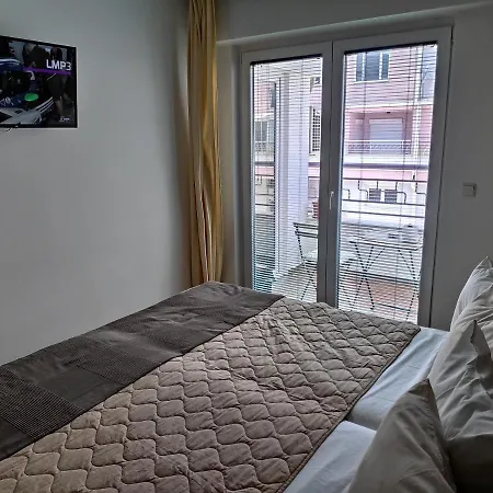 Apartment Fantasy 3 *